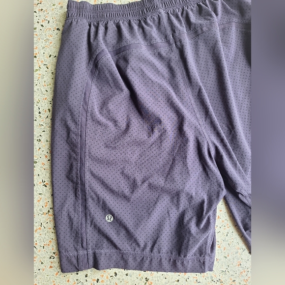 94 Lululemon Run Response Short - Picture 10 of 14